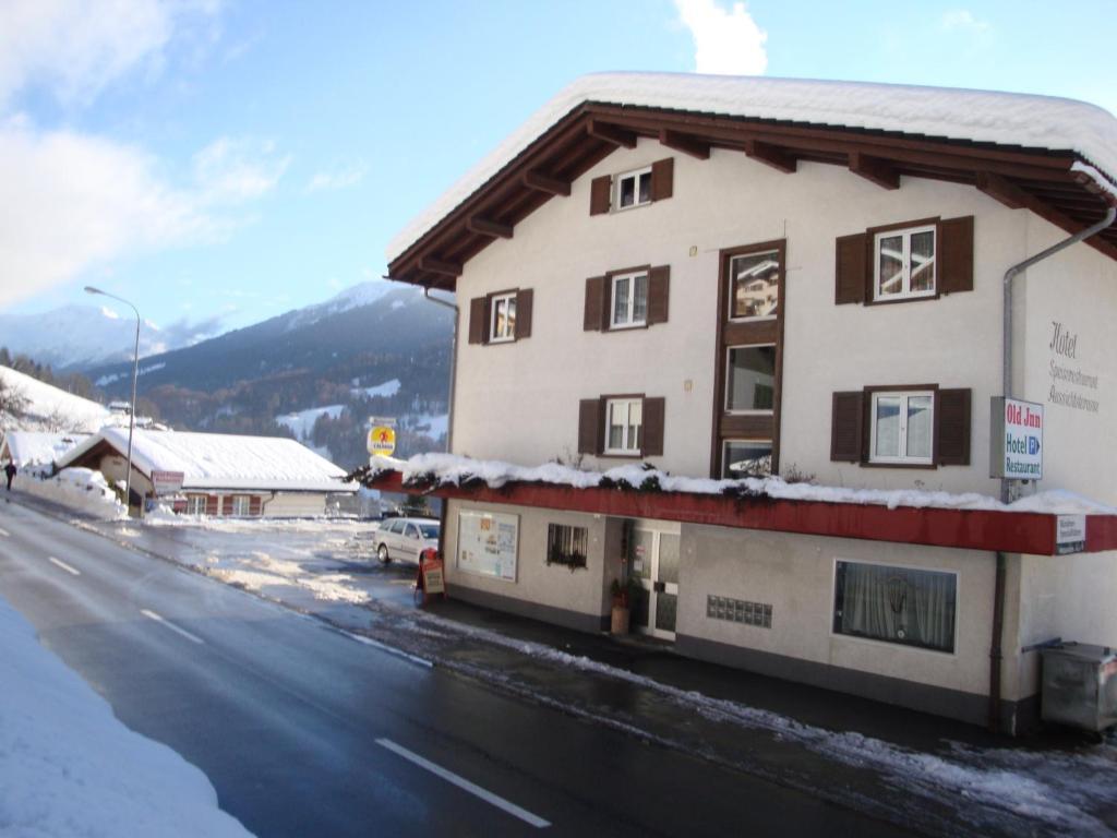 Hotel Old-Jnn Saas im Prattigau Экстерьер фото