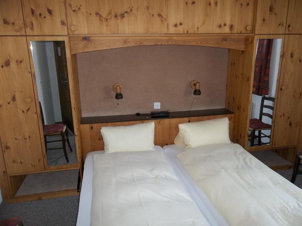 Hotel Old-Jnn Saas im Prattigau Номер фото