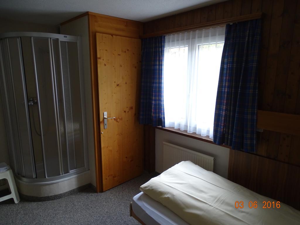 Hotel Old-Jnn Saas im Prattigau Номер фото
