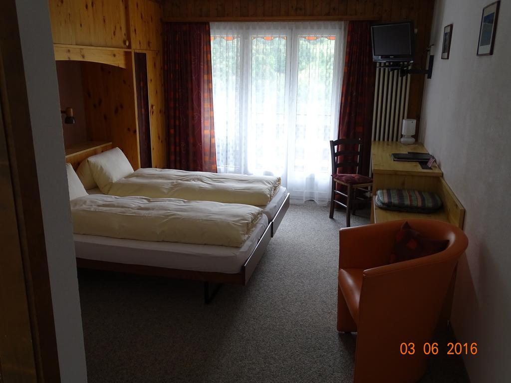 Hotel Old-Jnn Saas im Prattigau Номер фото