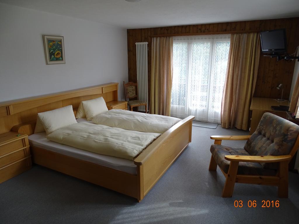 Hotel Old-Jnn Saas im Prattigau Номер фото